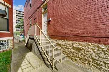 Apartment for rent at 852 Lincoln Ave #A, Cincinnati, OH 45206