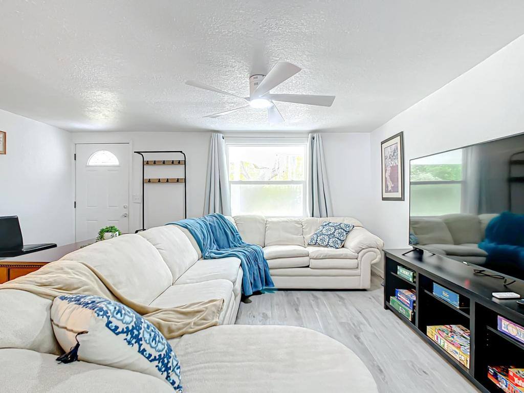 House for rent at 2099 20th Ave SW, Largo, FL 33774
