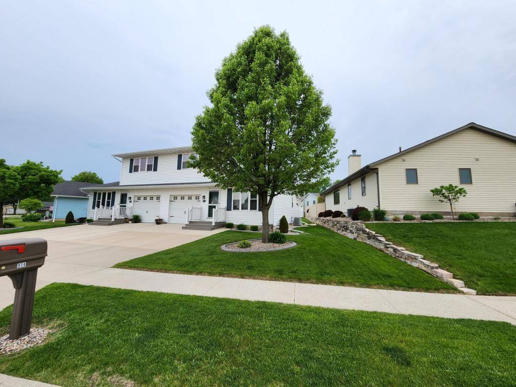 House for rent at 914 S 42nd St, Manitowoc, WI 54220