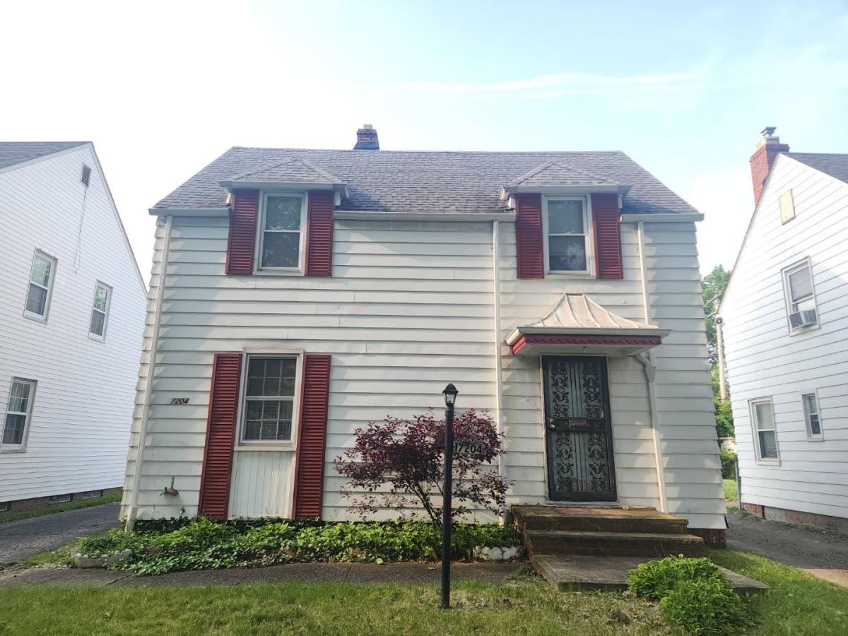 House for rent at 17204 Walden Ave, Cleveland, OH 44128