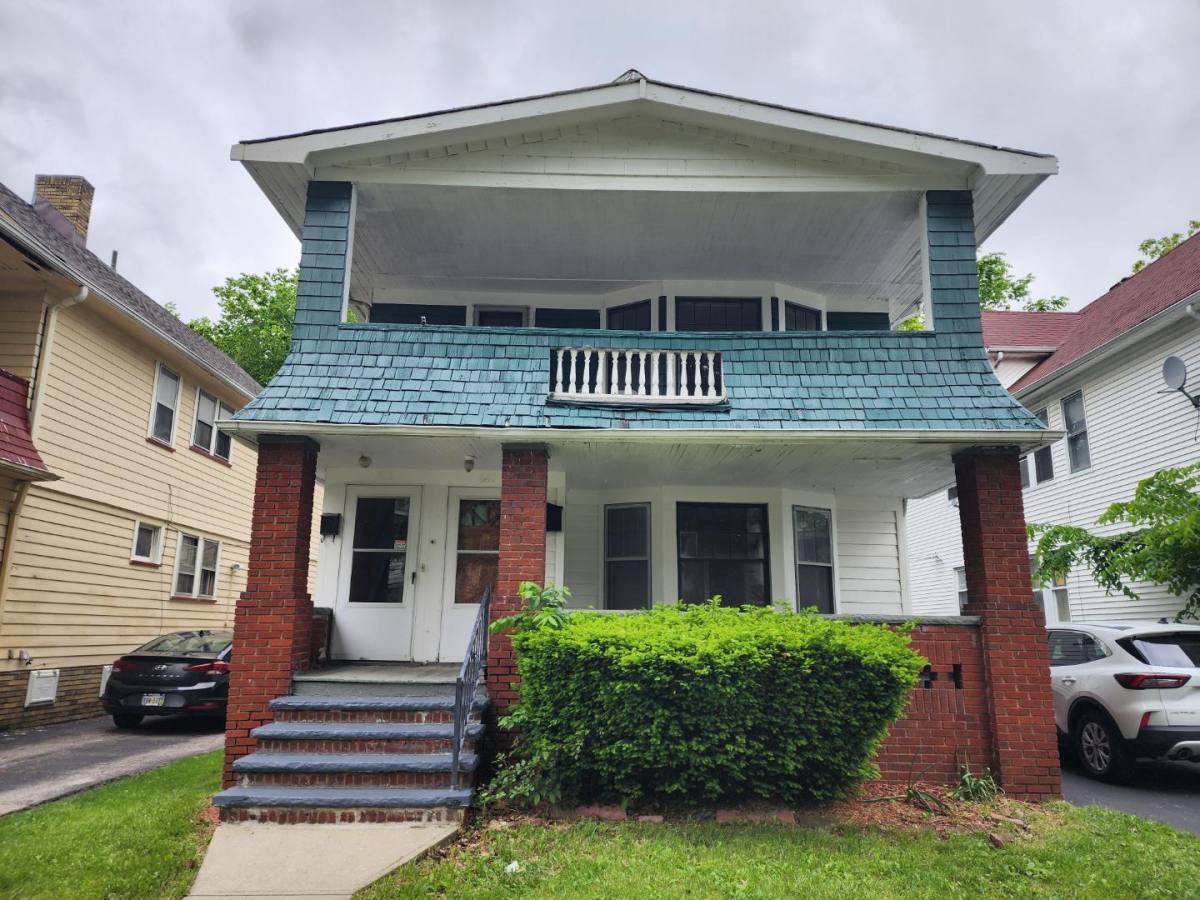 Apartment for rent at 820 Helmsdale Rd #822, Cleveland, OH 44112
