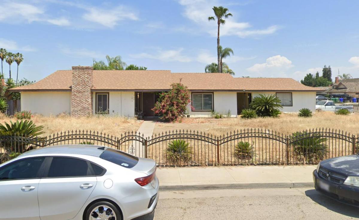 House for rent at 2100 Tomah Ave, Porterville, CA 93257