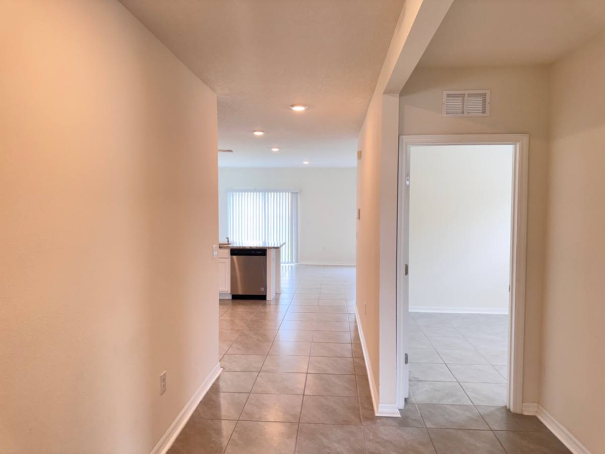 House for rent at 325 Meadowbrook Blvd, Winter Haven, FL 33881