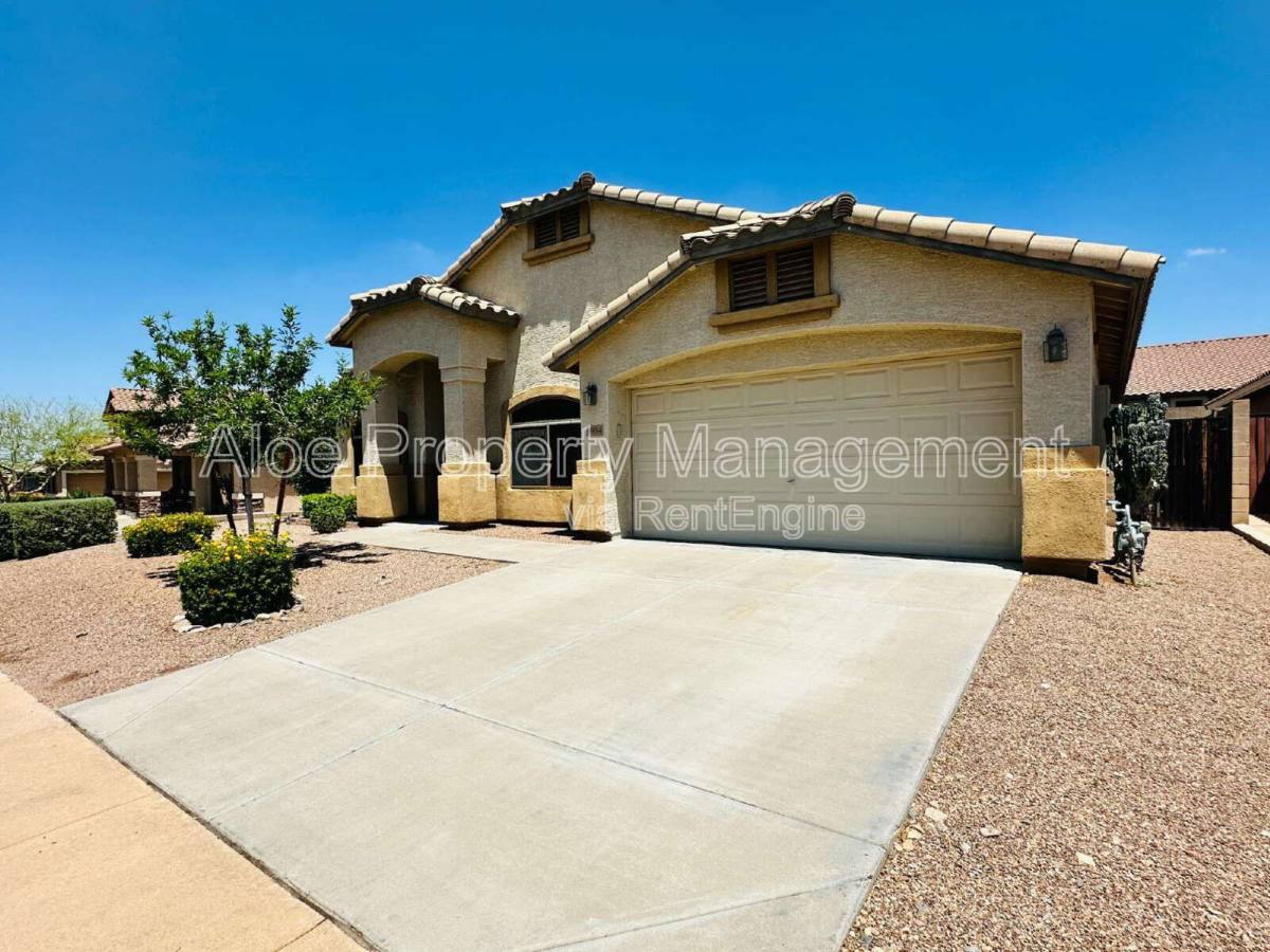 House for rent at 9954 E Monte Cristo Ave, Scottsdale, AZ 85260
