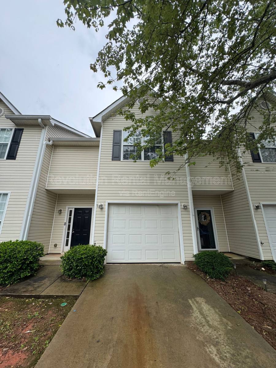 Condo for rent at 11330 Michelle Way, Hampton, GA 30228