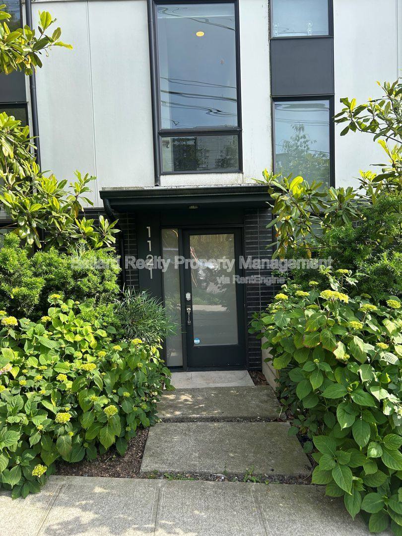 Townhouse for rent at 1121 E Howell St, Seattle, WA 98122