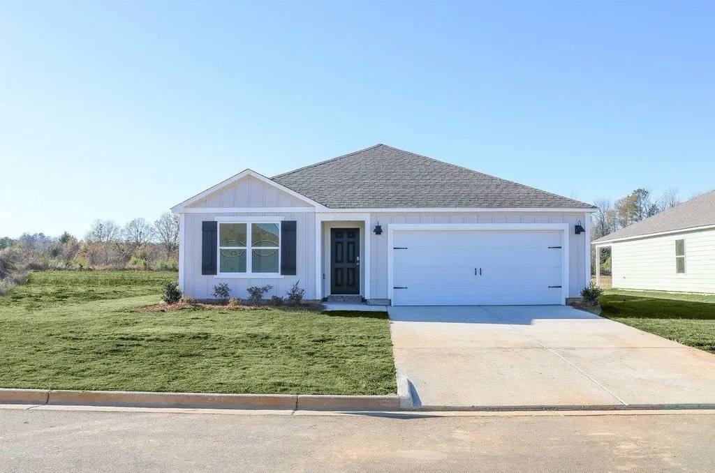 House for rent at 14724 Sandy Pines Dr, Moundville, AL 35474