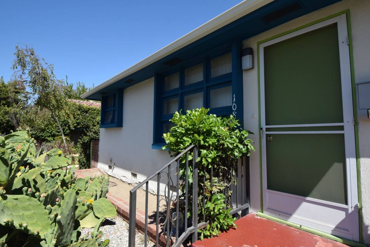 Apartment for rent at 10843 Peach Grove St, North Hollywood, CA 91601