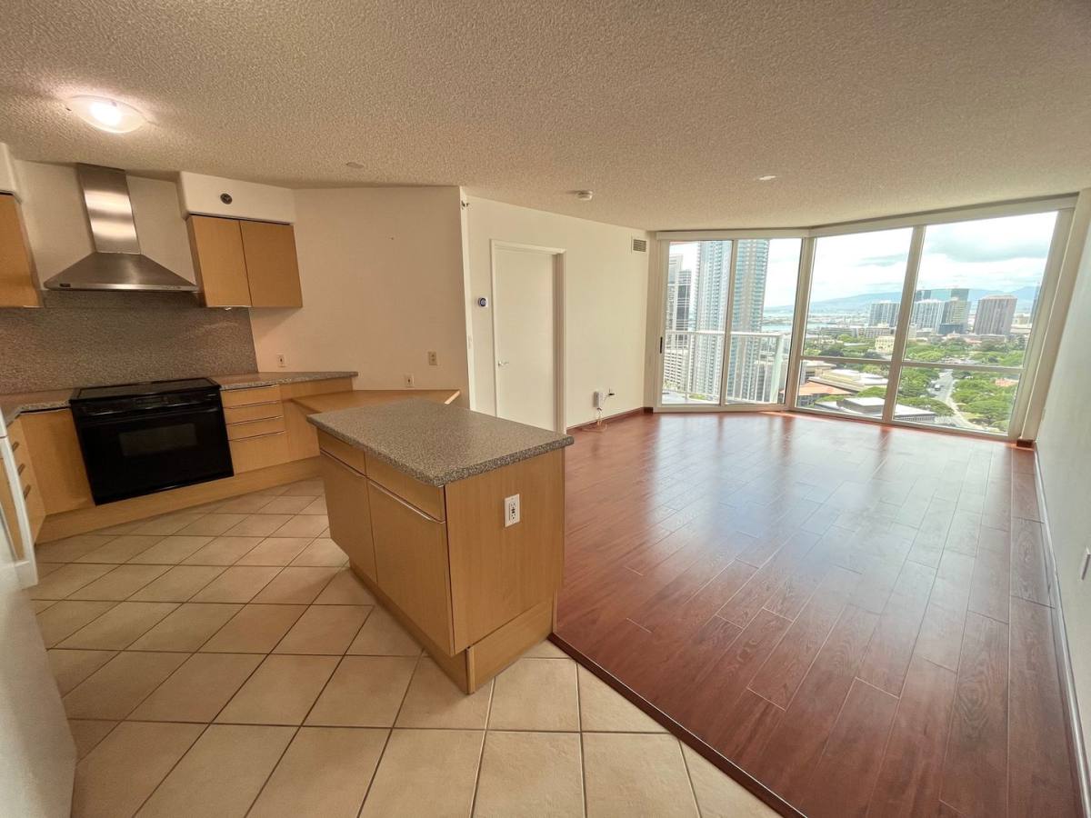 Apartment for rent at 801 S King St, Honolulu, HI 96813