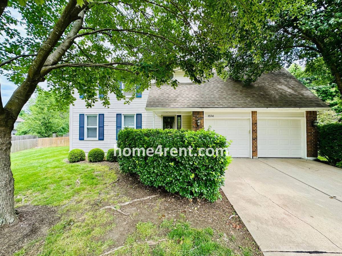 15741 Horton St, Overland Park, KS 66223