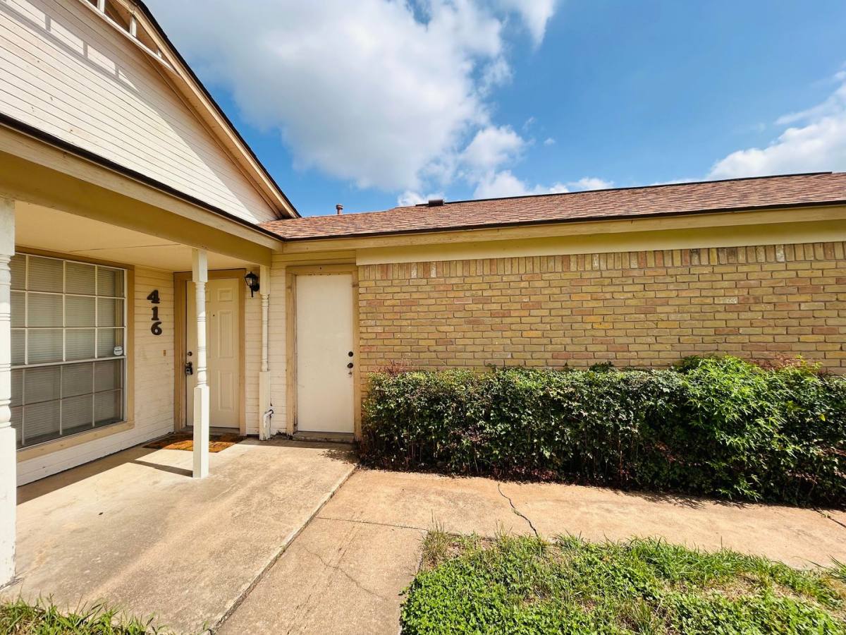 Apartment for rent at 416 Greenlawn Blvd, Round Rock, TX 78664