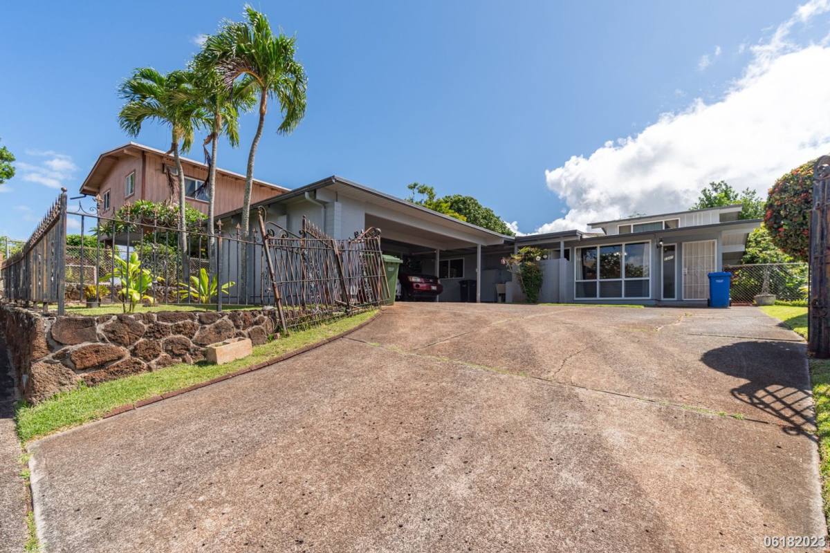 House for rent at 1341 Komo Mai Dr, Pearl City, HI 96782