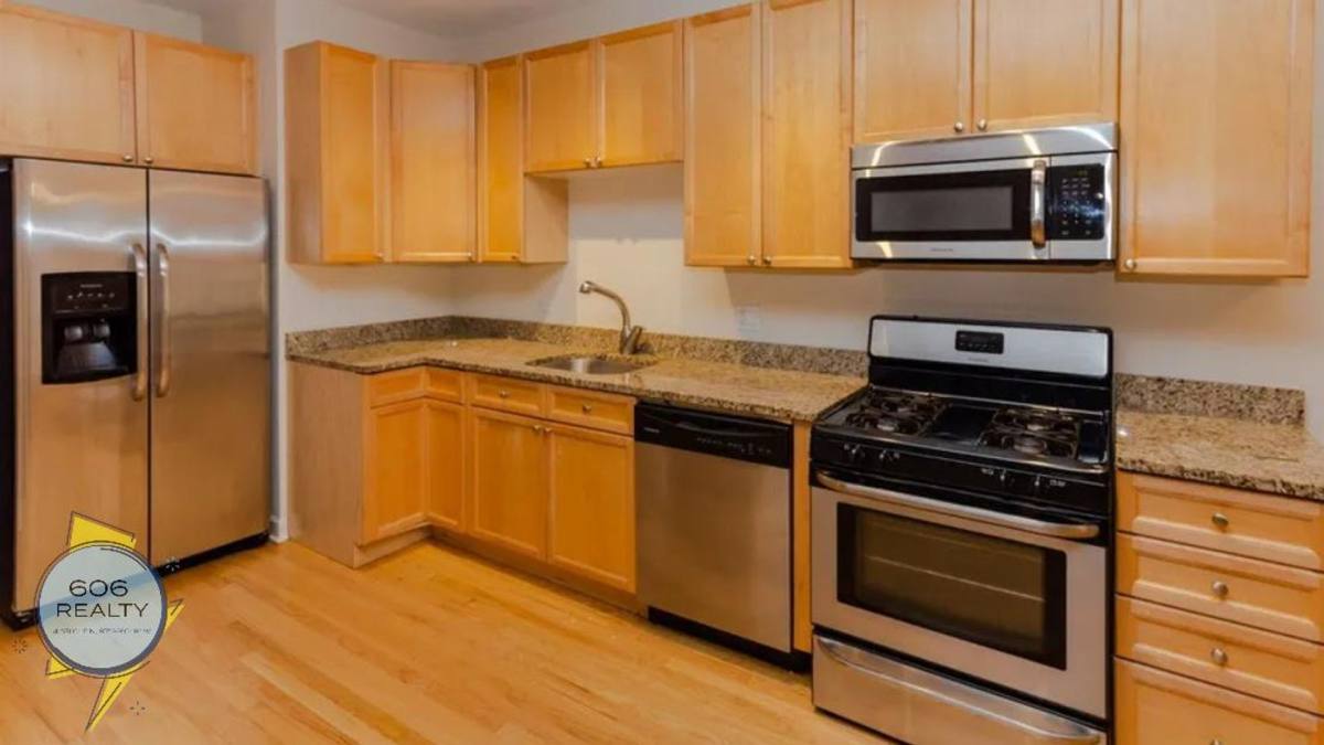 Condo for rent at 3349-53 N Clark St, Chicago, IL 60657
