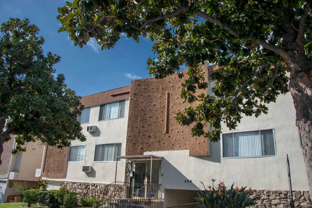Apartment for rent at 445 W Dryden, Glendale, CA 91202