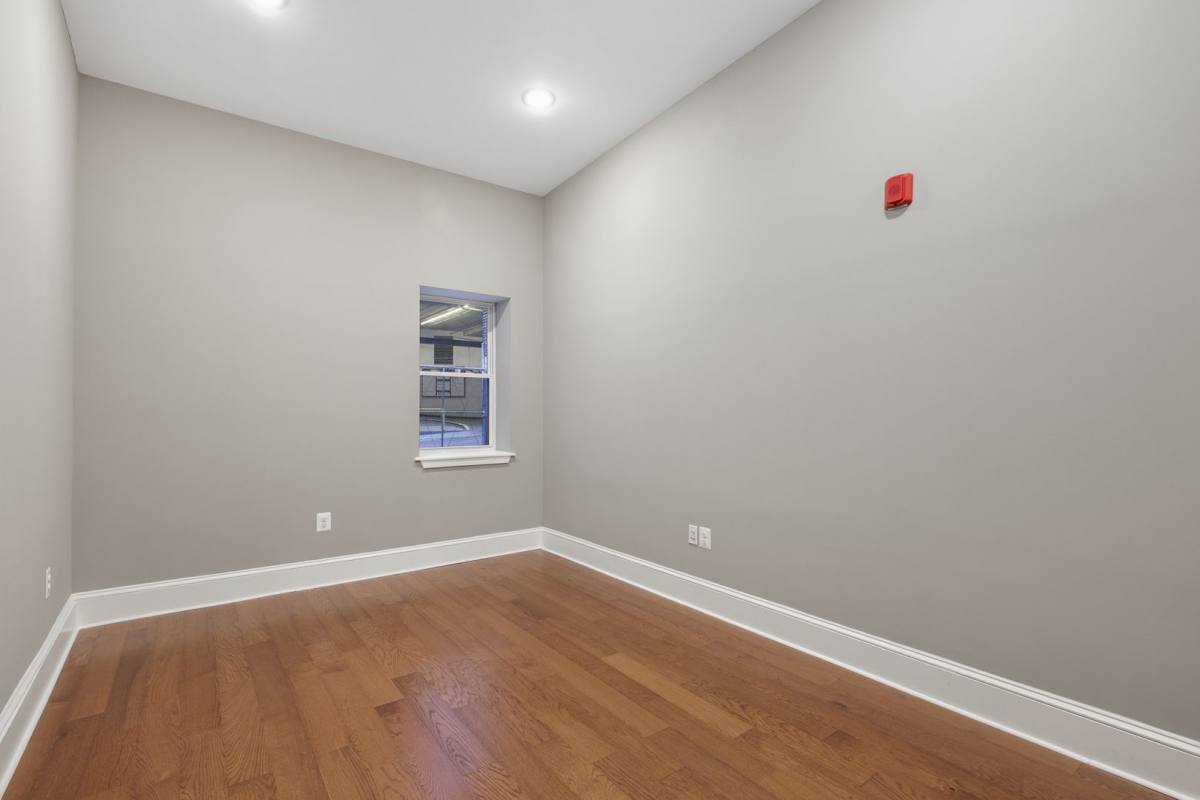 Apartment for rent at 6 S Calvert St, Baltimore, MD 21202