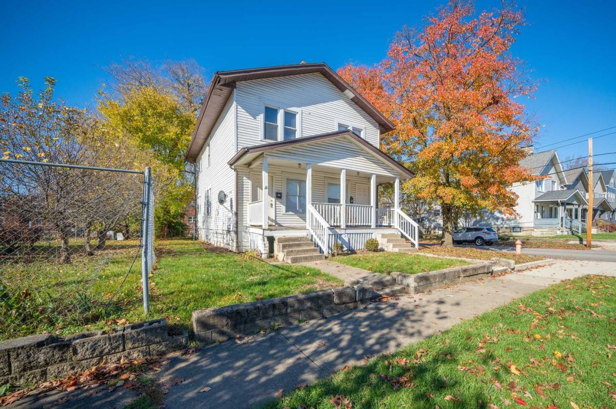 Apartment for rent at 1449-1451 N 6th St, Columbus, OH 43201