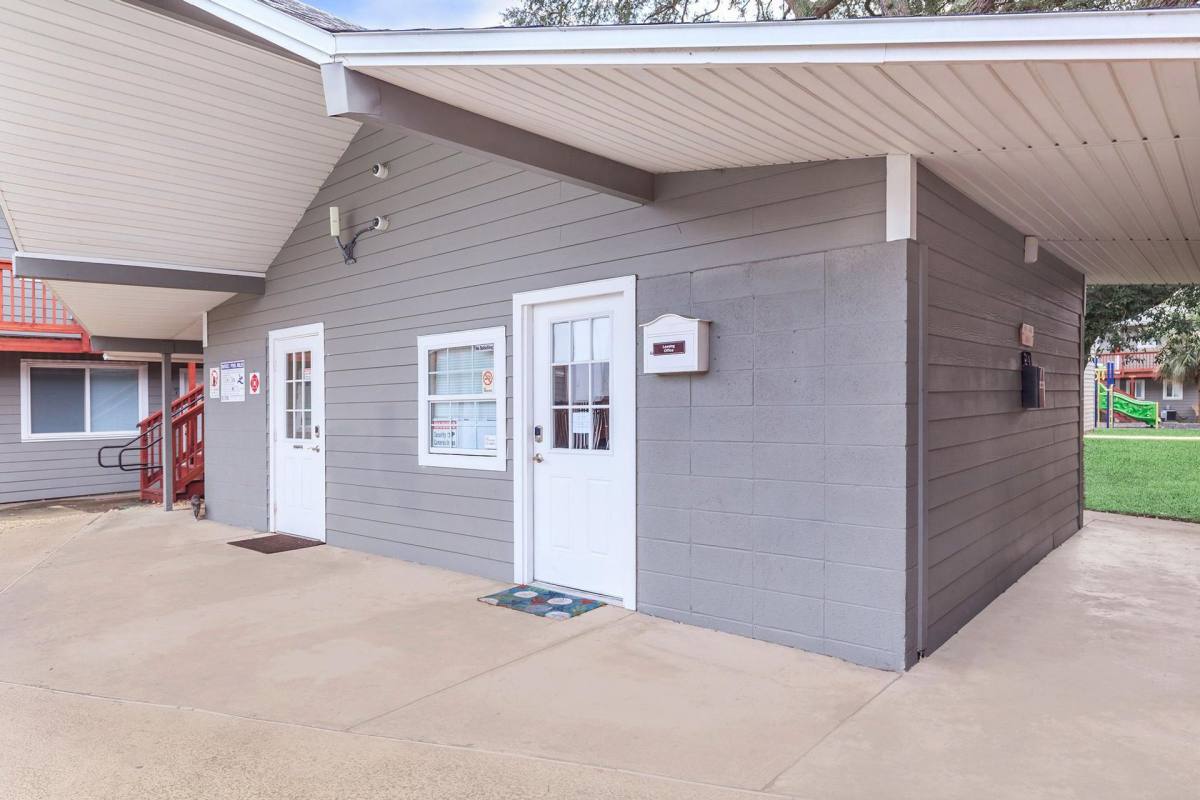 Townhouse for rent at 1135 Bert Rd, Jacksonville, FL 32211