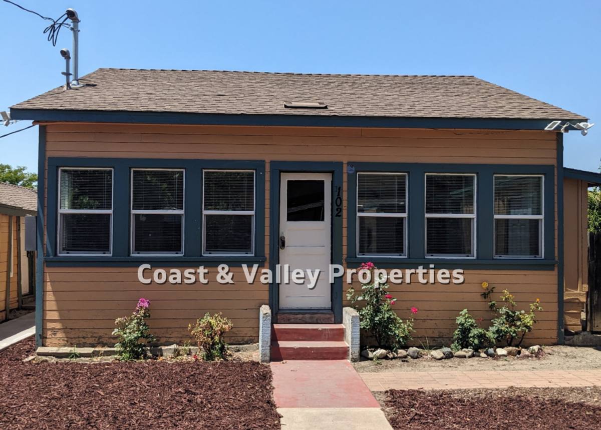 Apartment for rent at 1022 W St, Hollister, CA 95023
