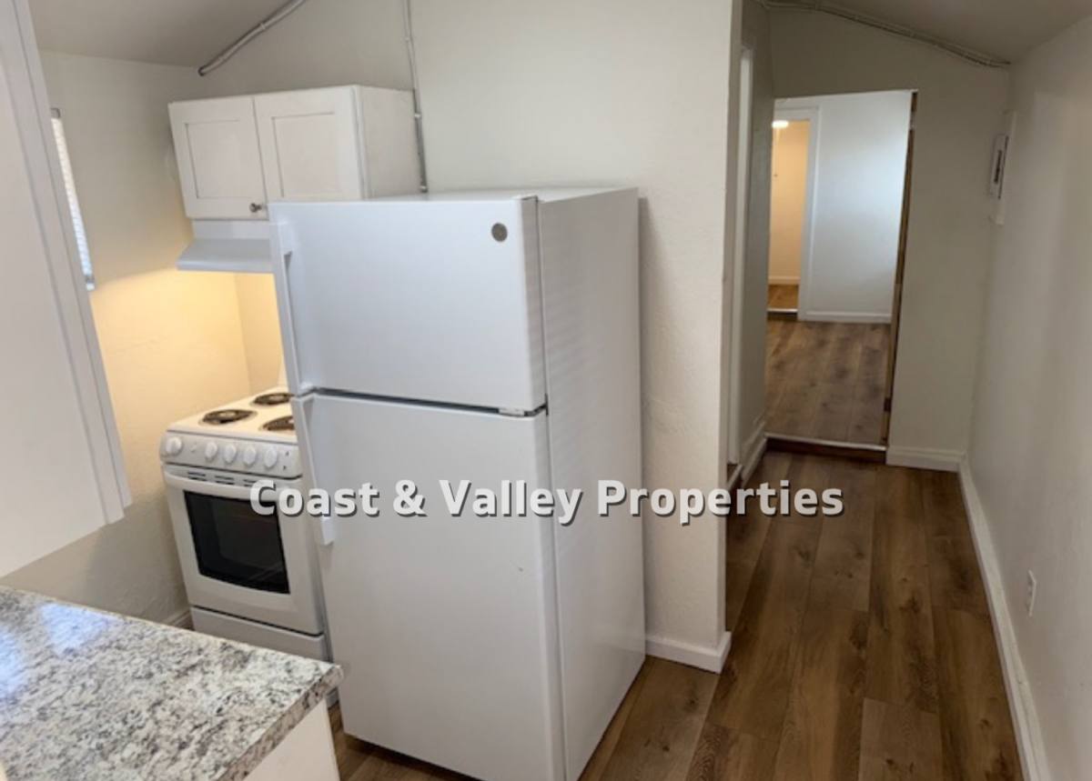 Apartment for rent at 1022 W St, Hollister, CA 95023