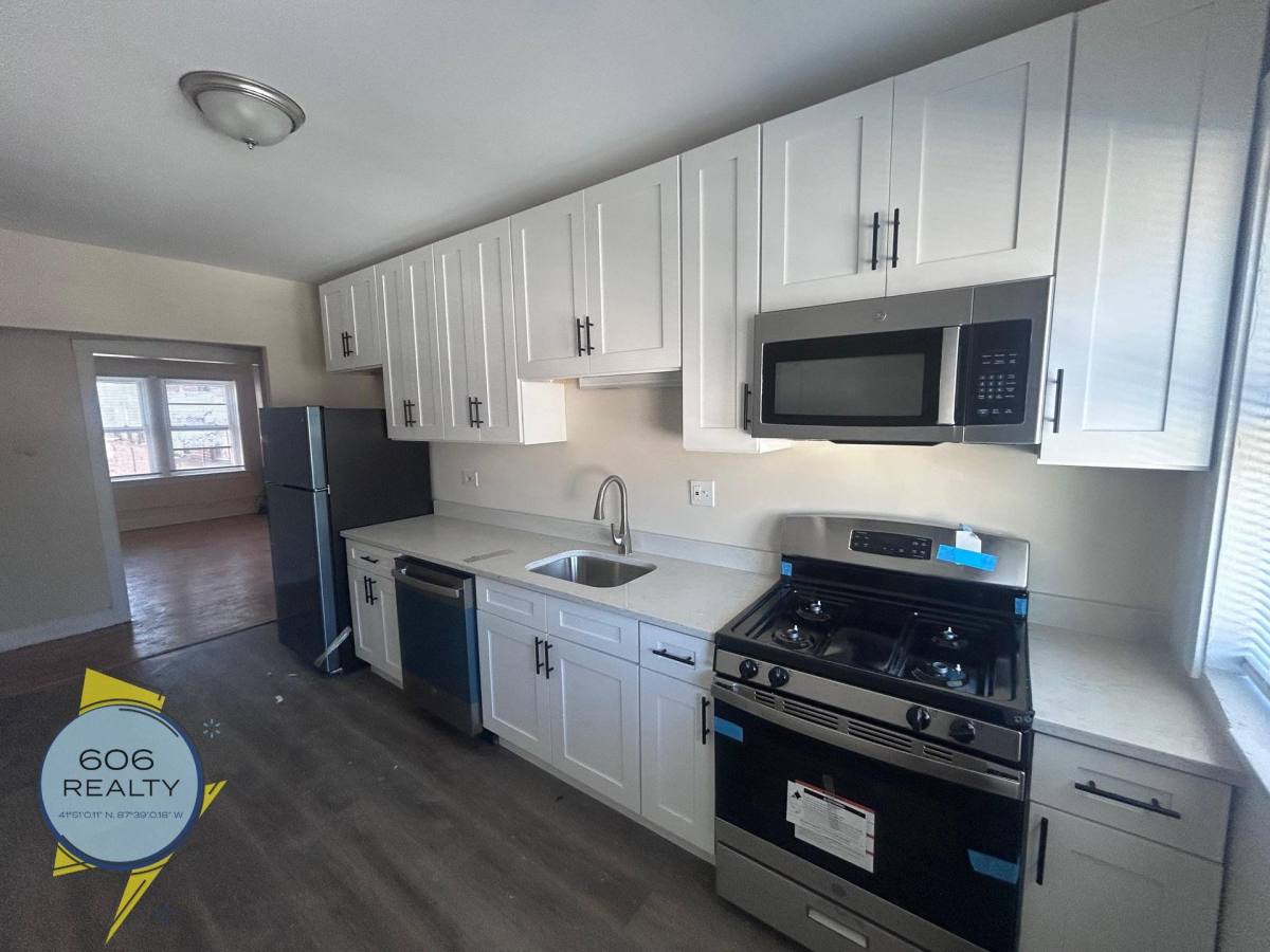 Apartment for rent at 98-106 Lincoln, Riverside, IL 60546