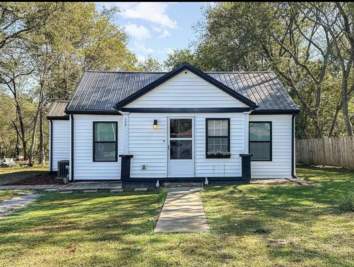 House for rent at 115 Baker St, Shelbyville, TN 37160