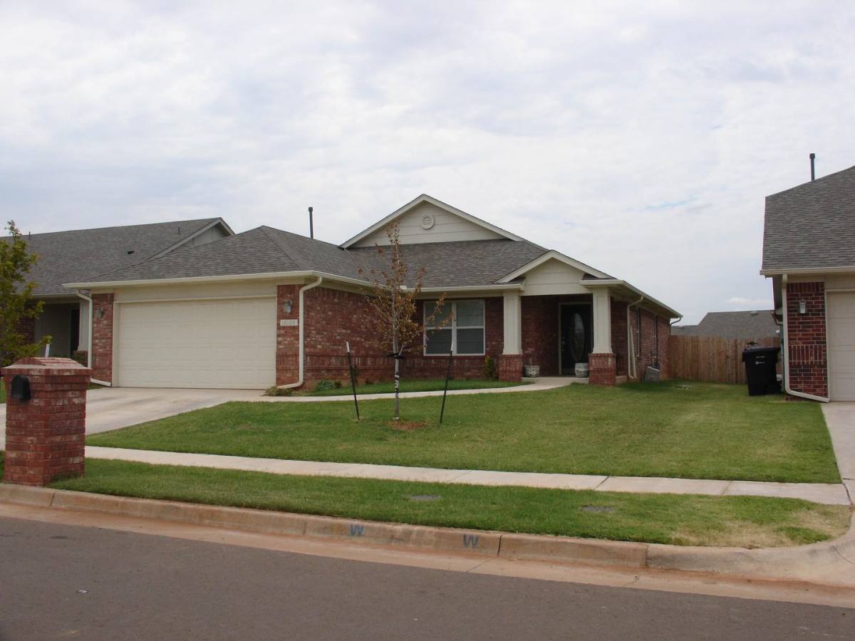 House for rent at 18109 Calle Way, Edmond, OK 73012