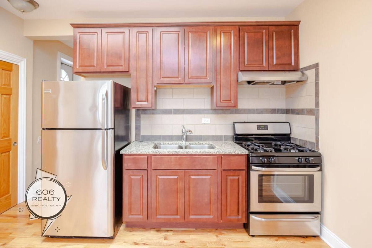 Apartment for rent at 5550-58 W Belmont, Chicago, IL 60641