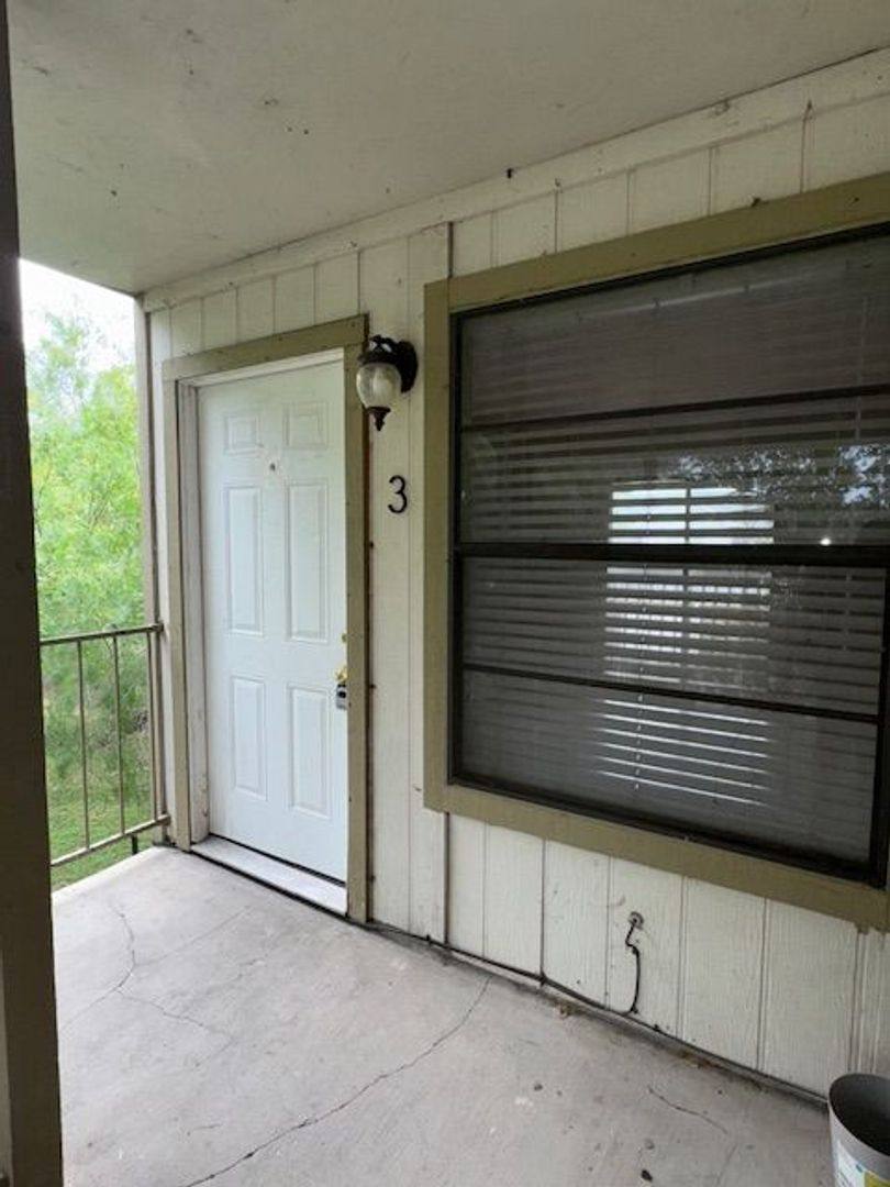 Apartment for rent at 4250 Calallen Dr, Corpus Christi, TX 78410