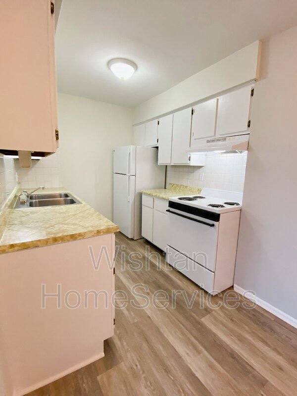 Apartment for rent at 203 N Charleston Blvd #3, Macomb, IL 61455