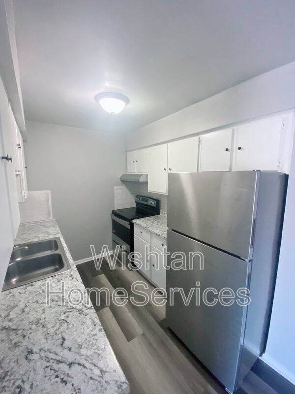 Apartment for rent at 219 N Charleston Blvd #4, Macomb, IL 61455