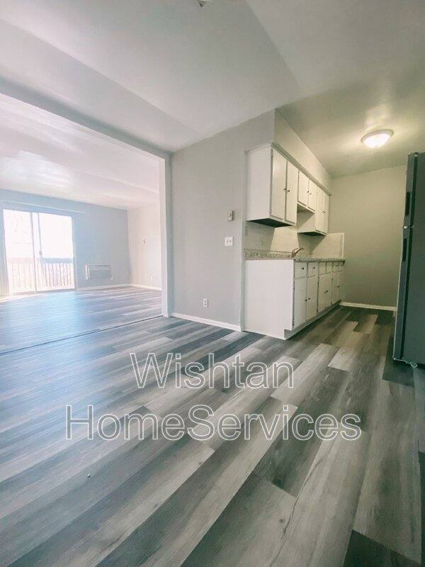 Apartment for rent at 220 N Charleston Blvd #6, Macomb, IL 61455