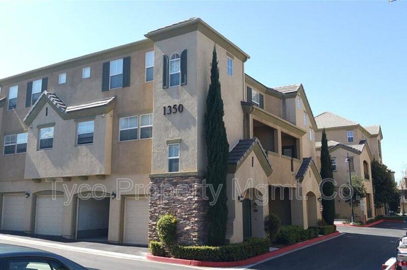 Townhouse for rent at 1350 La Rochelle Ave #1914, Chula Vista, CA 91913