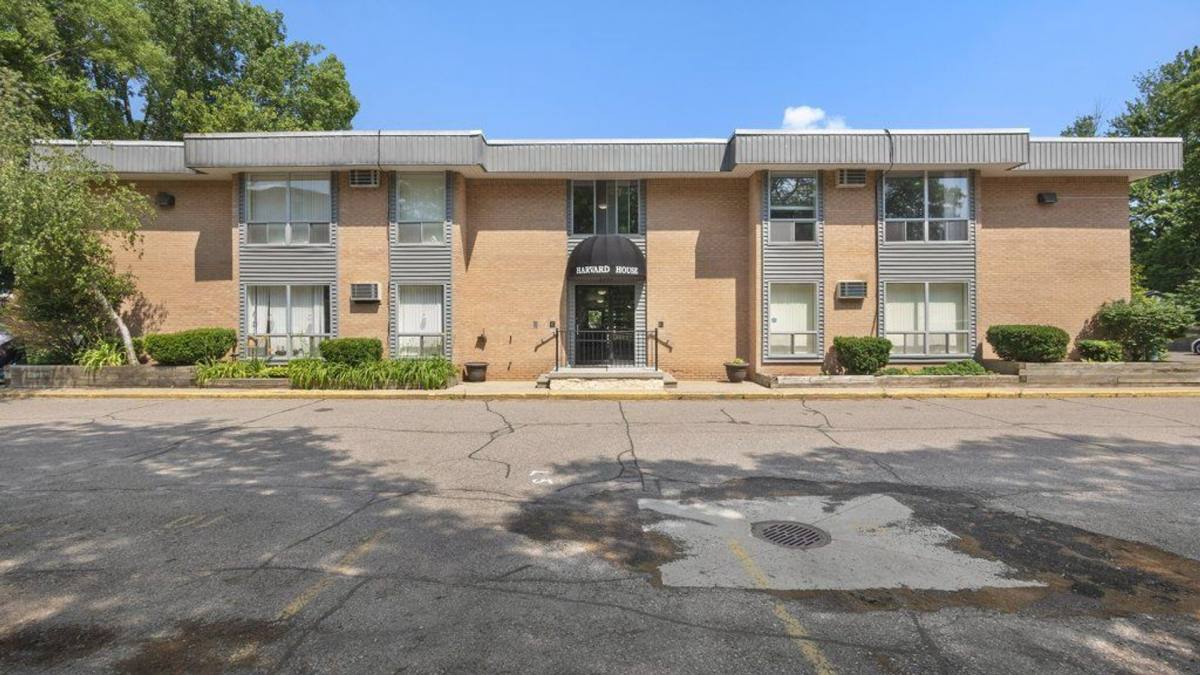 Apartment for rent at 2200 Berkley Ave, Berkley, MI 48072