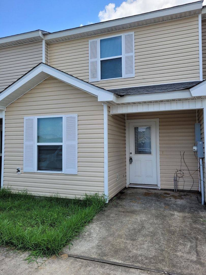 Apartment for rent at 1506 Southport Blvd, New Iberia, LA 70560
