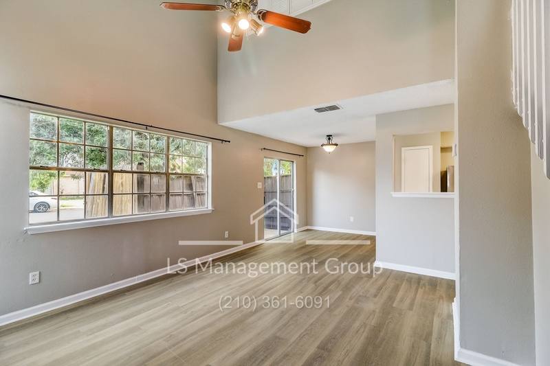 Townhouse for rent at 7523 Oak Chase #1, San Antonio, TX 78239