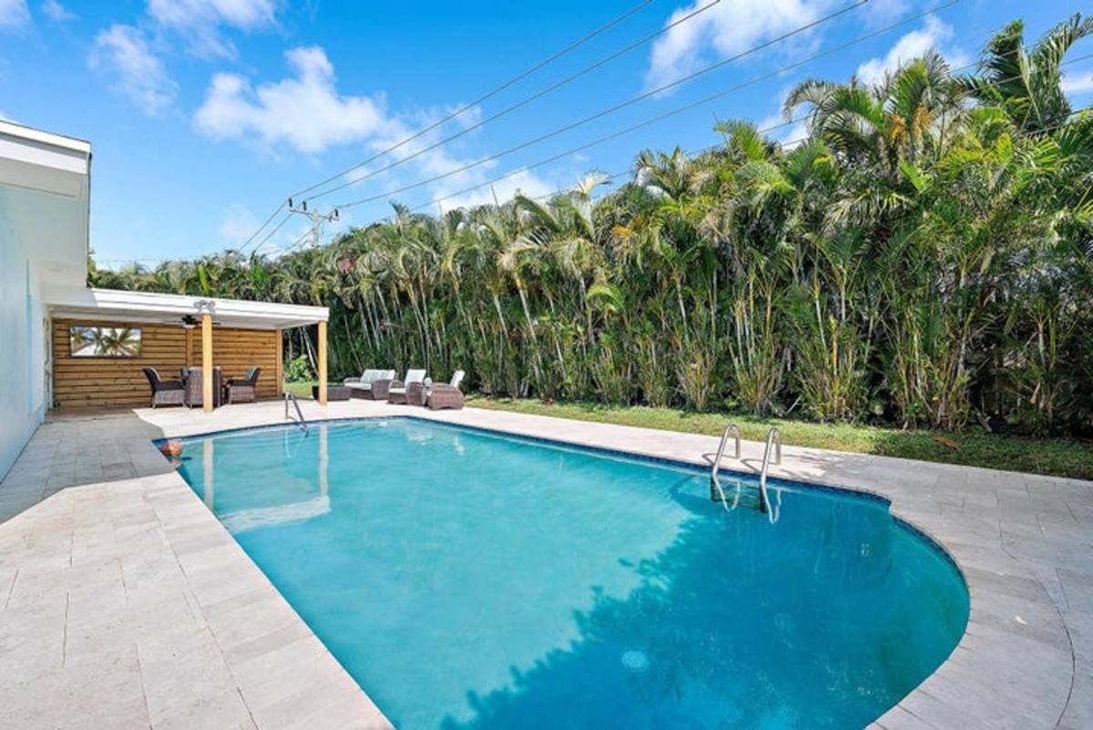 House for rent at 409 Lighthouse Dr, North Palm Beach, FL 33408
