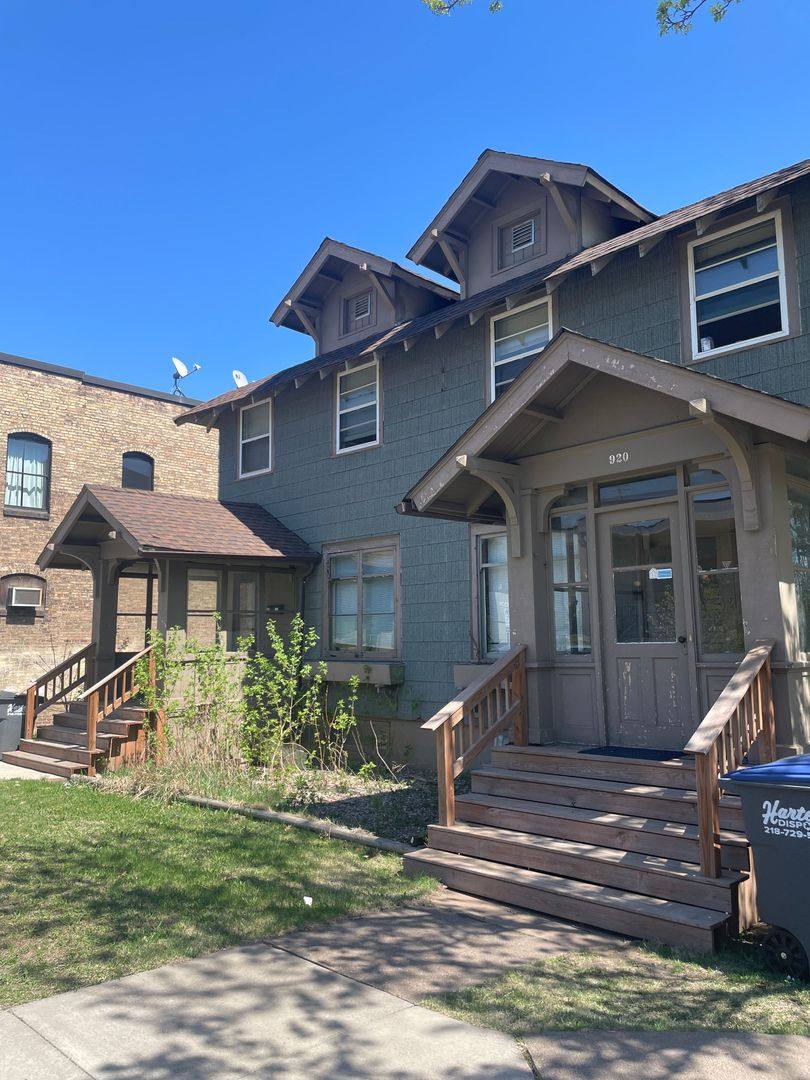 Apartment for rent at 920-922 E 4th St, Duluth, MN 55805