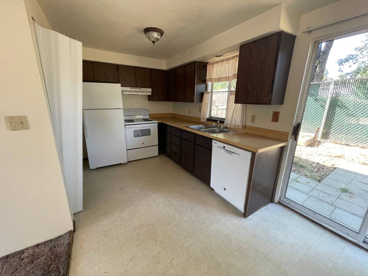 Apartment for rent at 51 SE Grape Ave, Winston, OR 97496