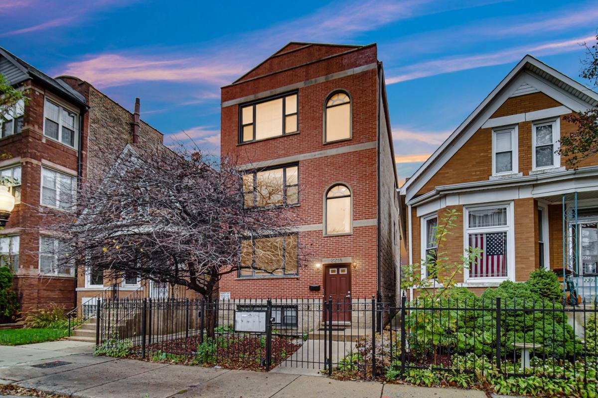 Apartment for rent at 2218 W Augusta Blvd, Chicago, IL 60622
