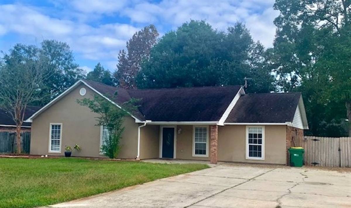 House for rent at 6924 Pinehurst Dr, Ocean Springs, MS 39564
