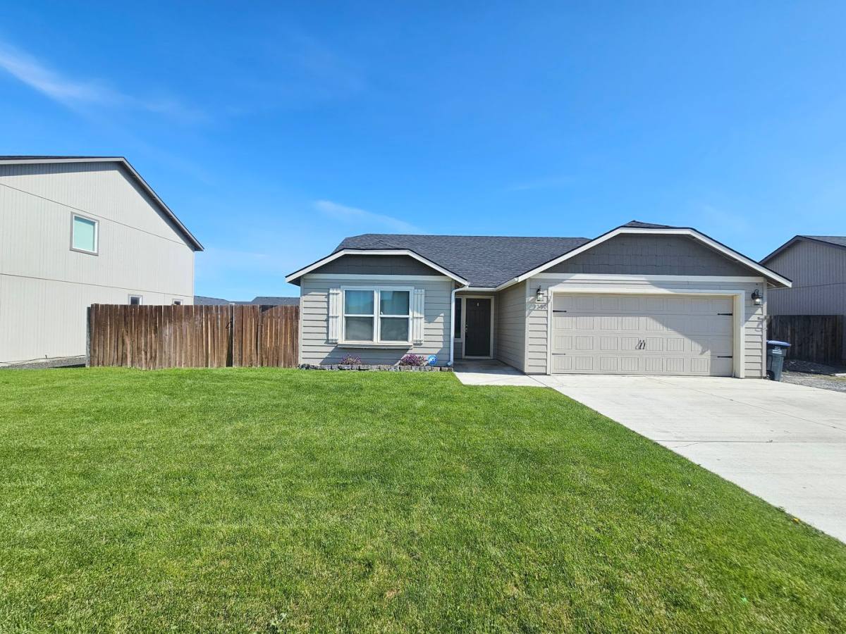 House for rent at 1350 E Landon St, Moses Lake, WA 98837