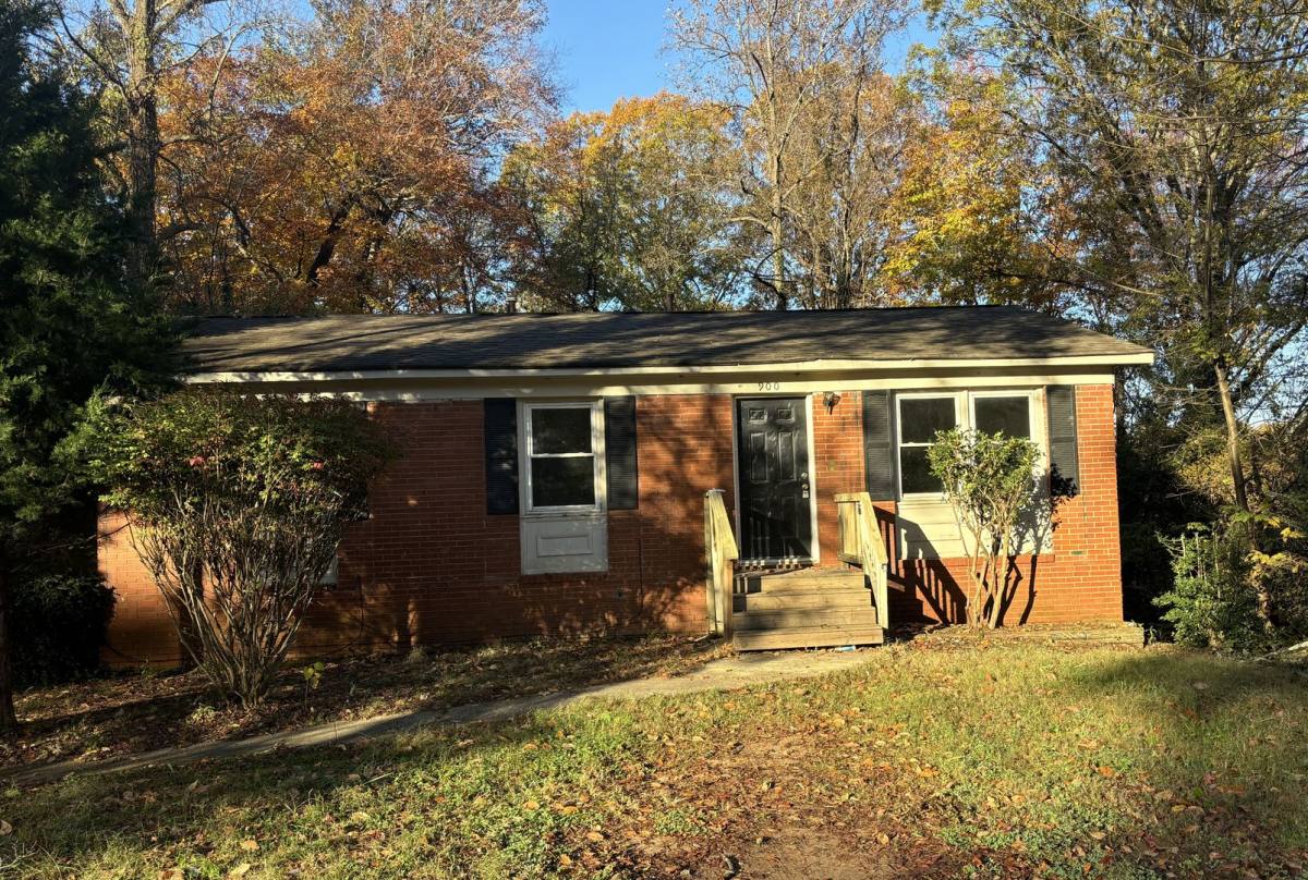 House for rent at 900 Davenport St, Charlotte, NC 28208