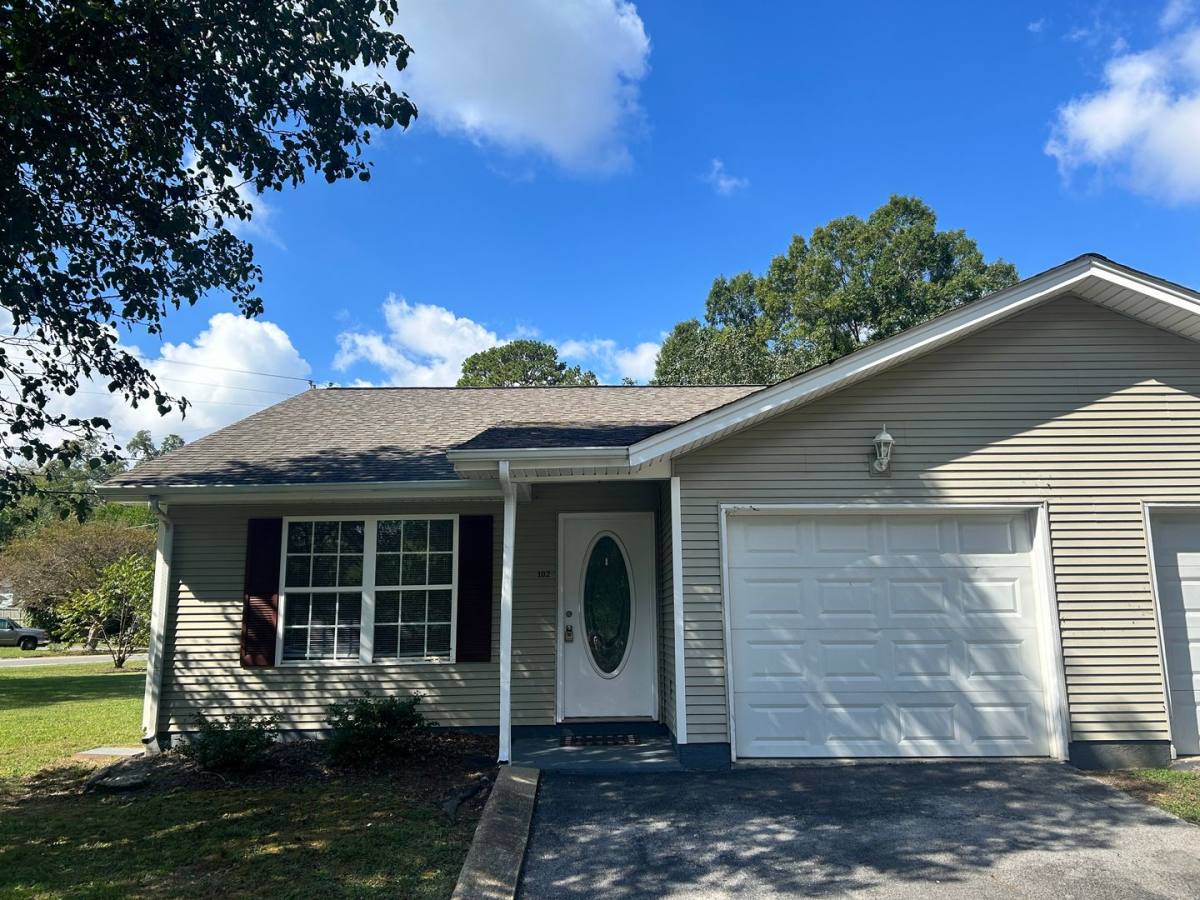 House for rent at 102 Biltford Ave, Rossville, GA 30741