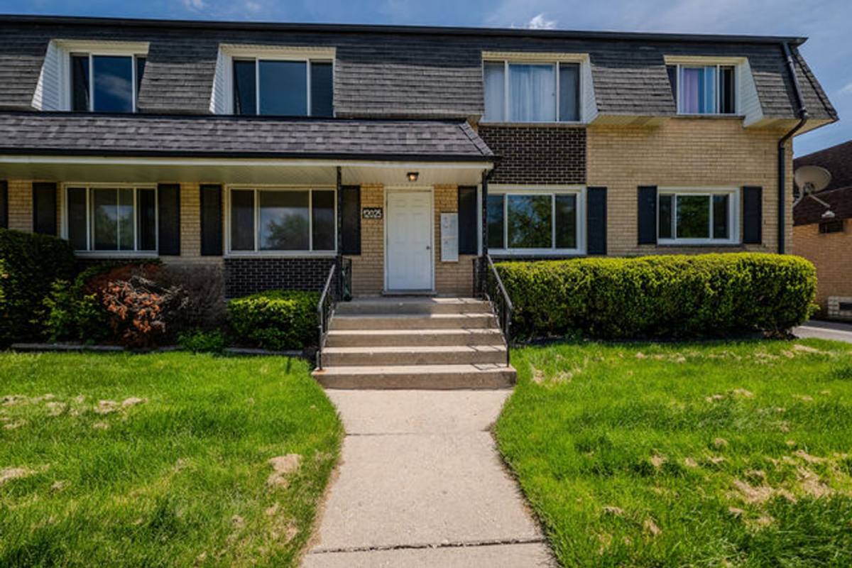 12025 S Kildare Ave, Alsip, IL 60803