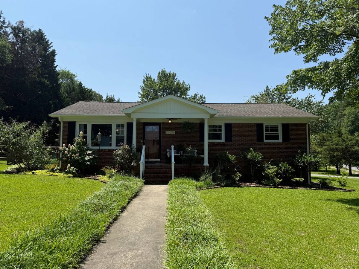 House for rent at 20236 Church St, Cornelius, NC 28031