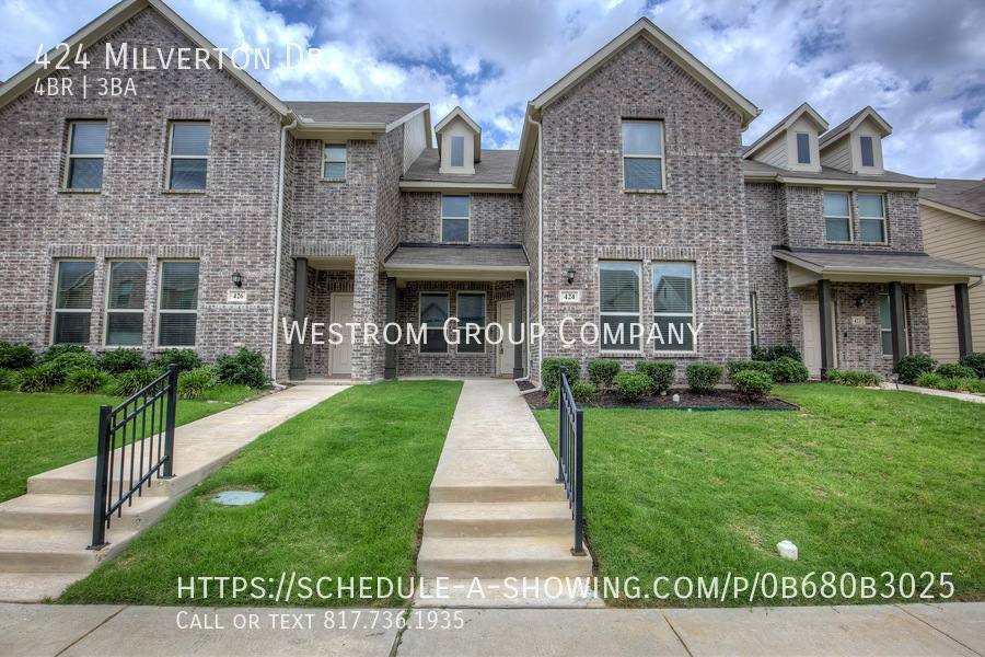 Townhouse for rent at 424 Milverton Dr, Crowley, TX 76036