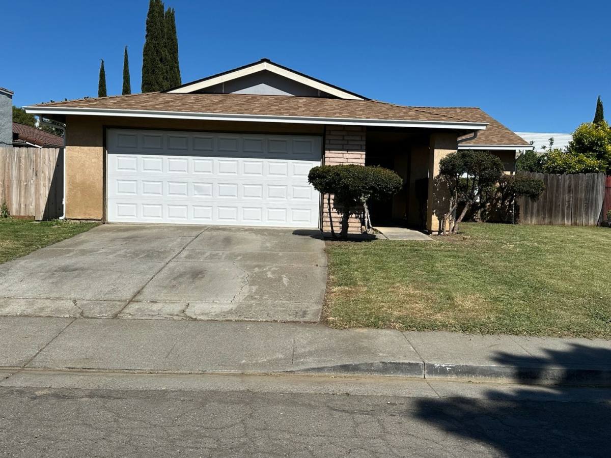 Apartment for rent at 1656 Ontario St, Fairfield, CA 94533
