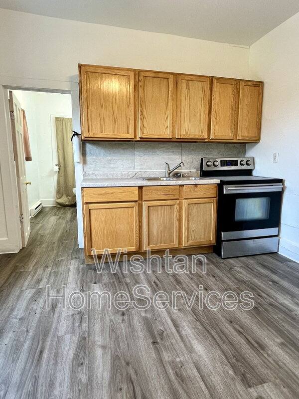 Apartment for rent at 226 Locust St #2, Carthage, IL 62321