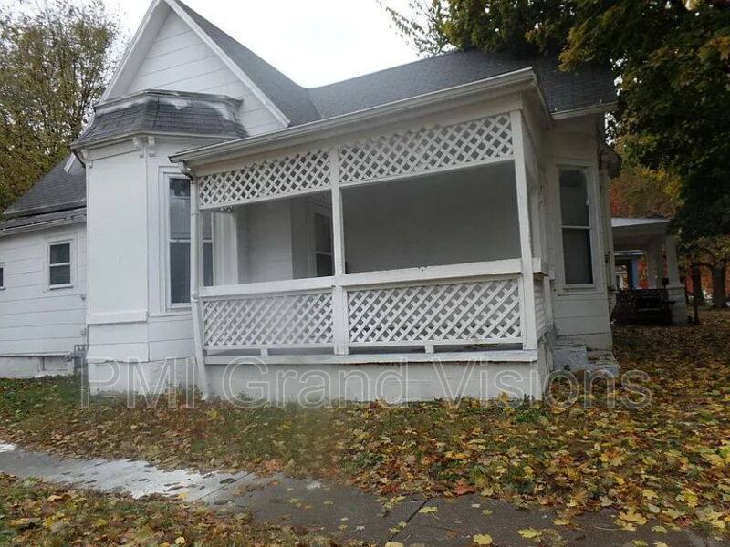 House for rent at 1657 E William St, Decatur, IL 62521