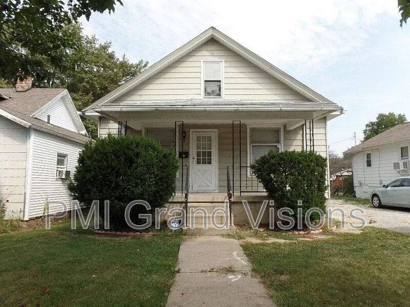House for rent at 1804 E Lawrence St, Decatur, IL 62521